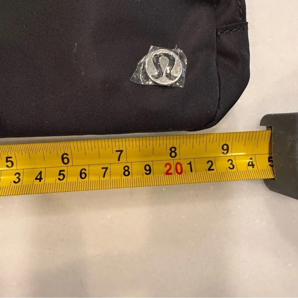 NEW LULULEMON Everywhere Belt Bag Black NWT Black & White Adjustable Strap